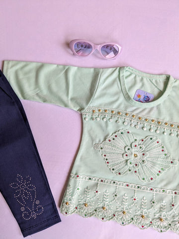 Fine jersy with denim pent