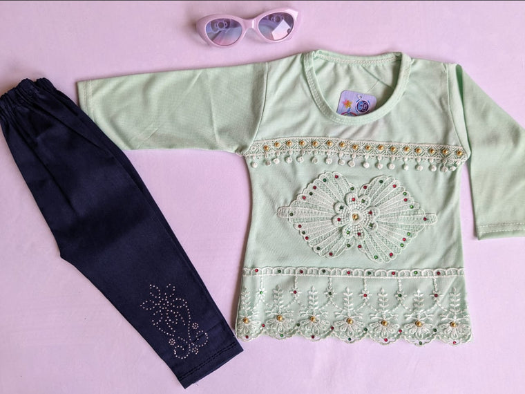 Fine jersy with denim pent